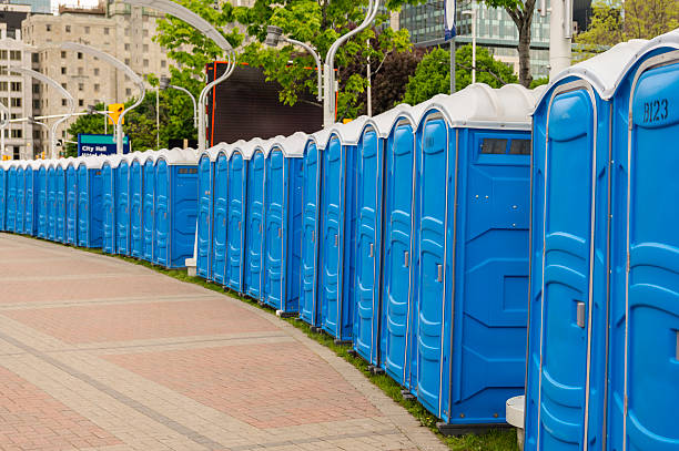 Best VIP or Luxury Restroom Trailers  in Oakdale, MN